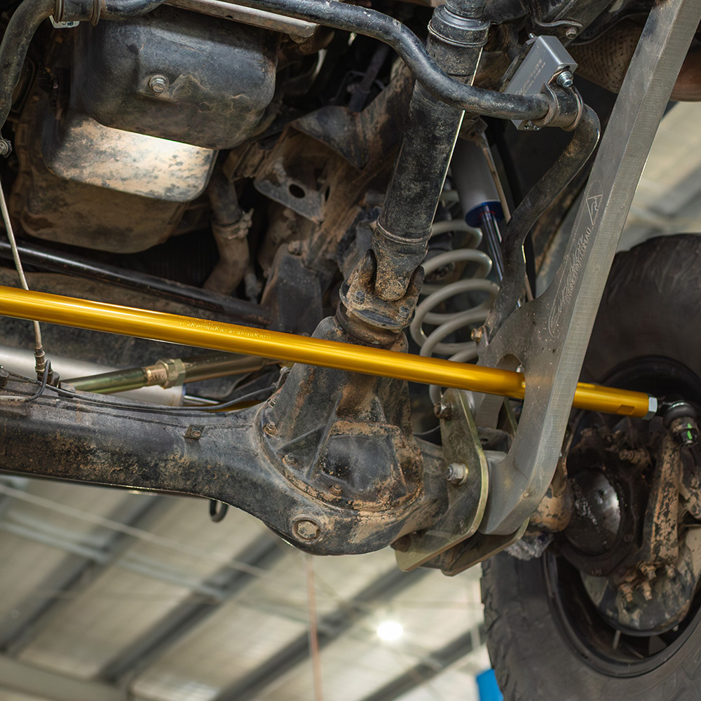 Superior Billet Series 7075 - T6 Alloy Tie Rod Solid Bar Suitable For Toyota LandCruiser 80/105 Series Adjustable - TRSA-B-LCR31-D